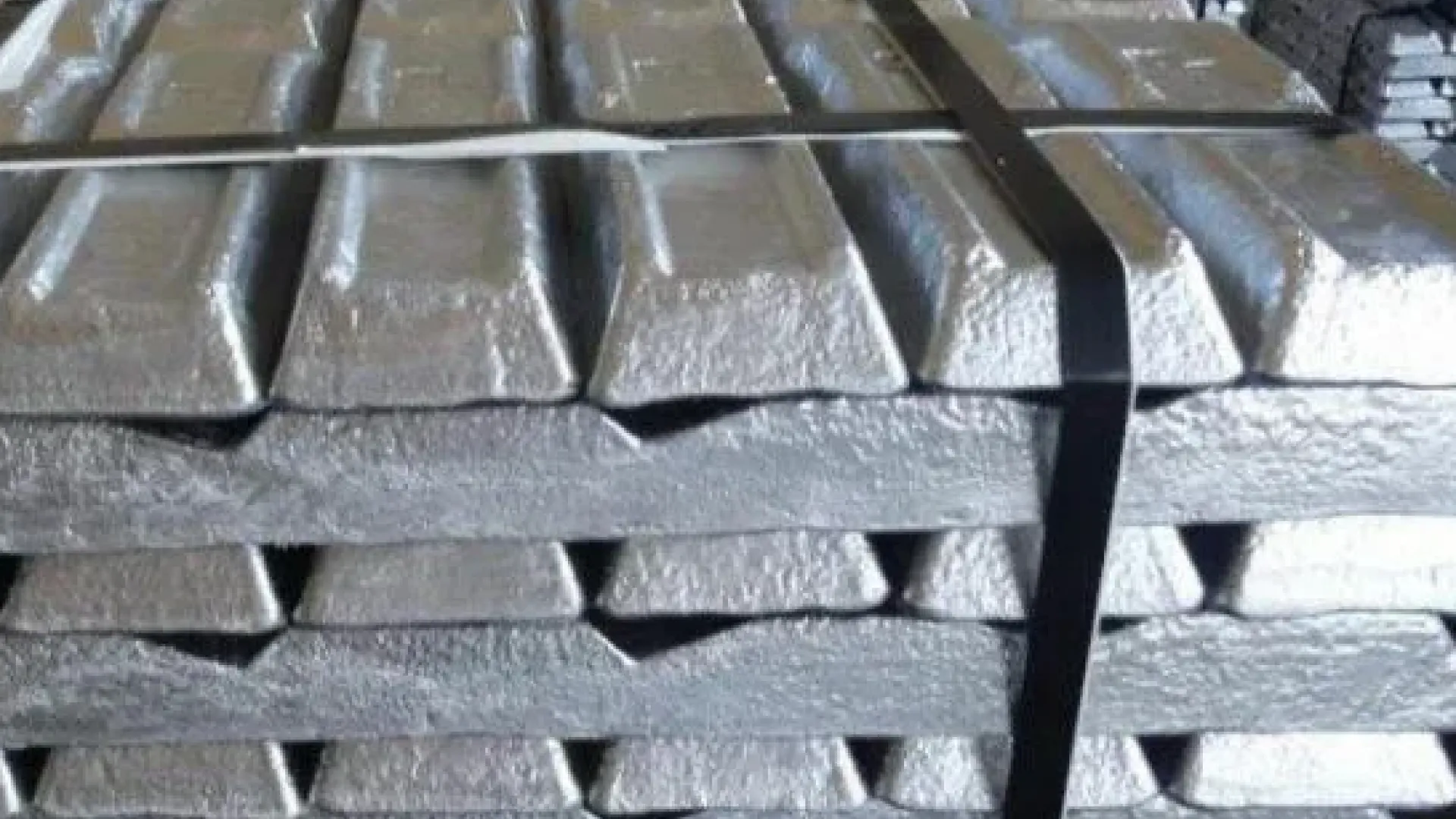 Чушка цинковая слиток