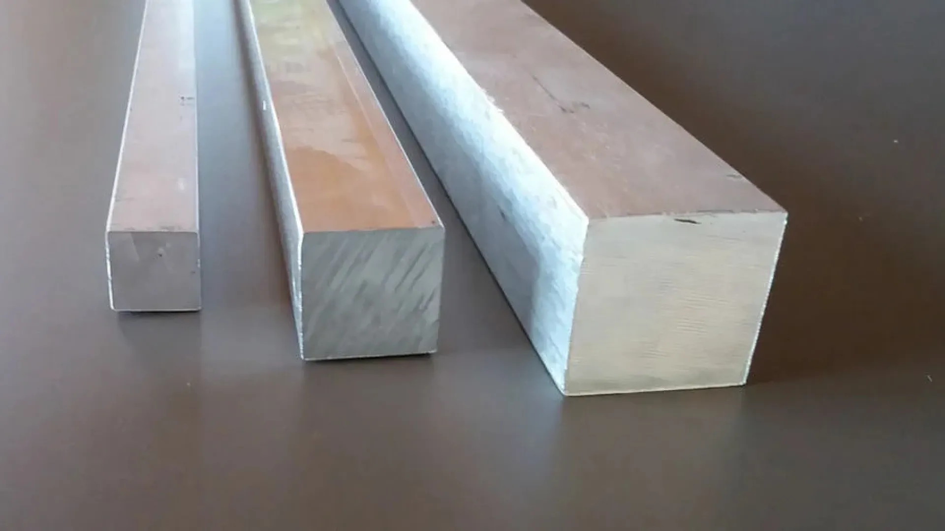 Алюминиевый квадрат 94 мм АК4 0.92 м м/д